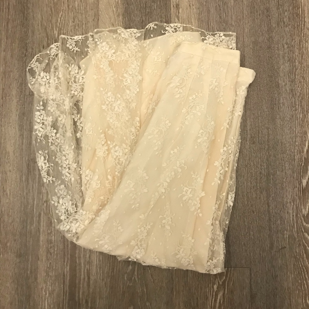 ❄️ 3/$20 ❄️ Lace Cream Skirt Vintage Sz 4-6!